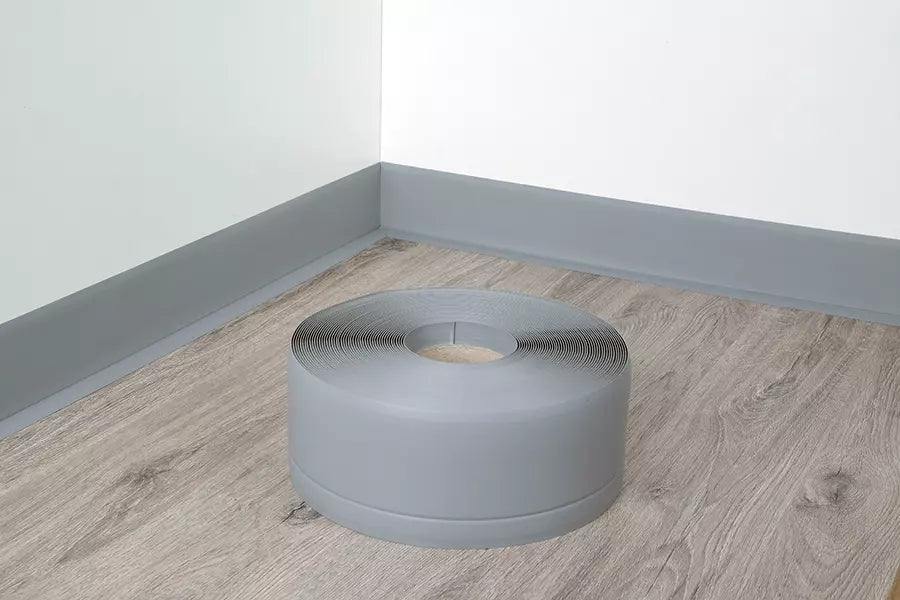 Flexible PVC skirting board 100mm – light gray 10m roll