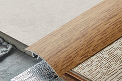 Aluminium wood effect door threshold strip 930 mm – smoked oak 