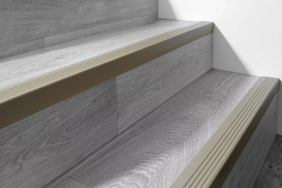 anti slip PVC stair profile with grooves