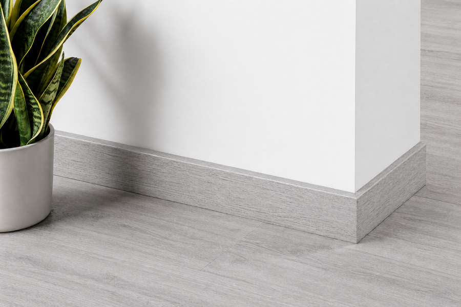 Lightweight skirting board easy handling profile